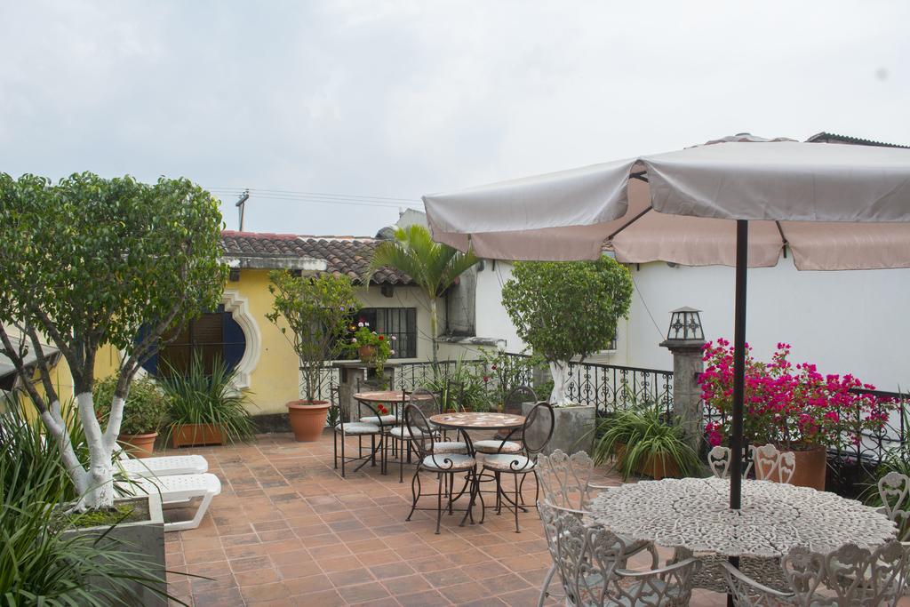 Don Valentino Hotel Antigua Exterior photo